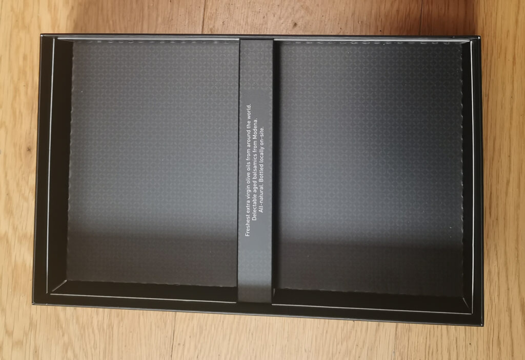 rigid paper box with clear lid